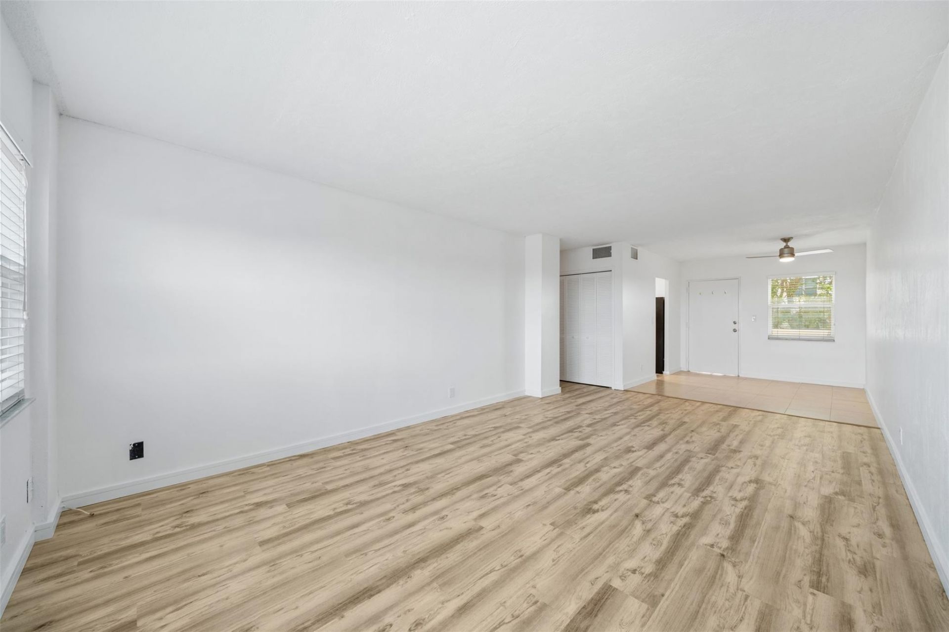 2555 NE 11th Street, Unit 606, Fort Lauderdale, FL 33304 Photo