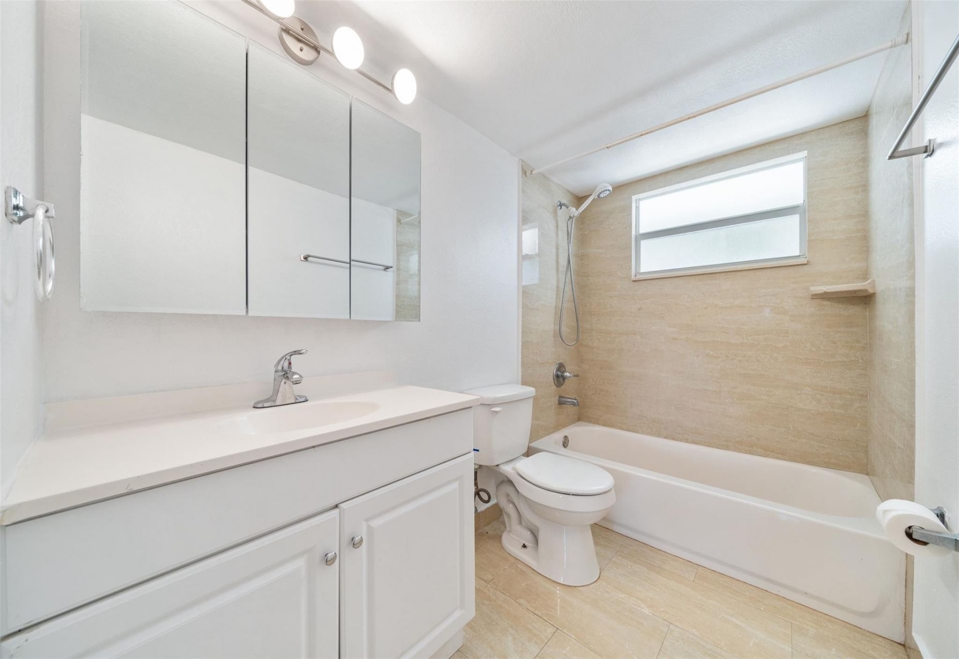 2555 NE 11th Street, Unit 606, Fort Lauderdale, FL 33304 Photo