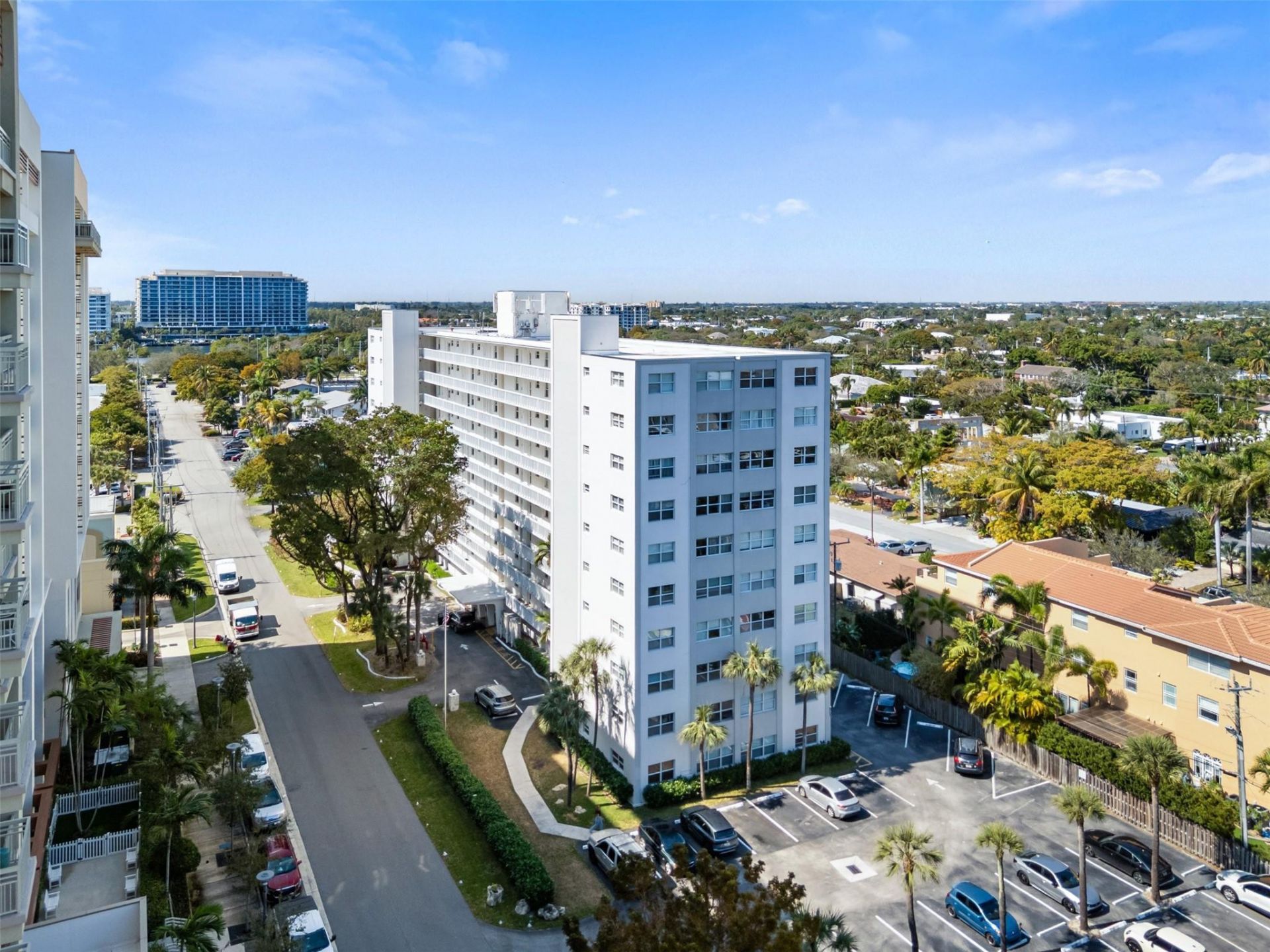 2555 NE 11th Street, Unit 606, Fort Lauderdale, FL 33304 Photo