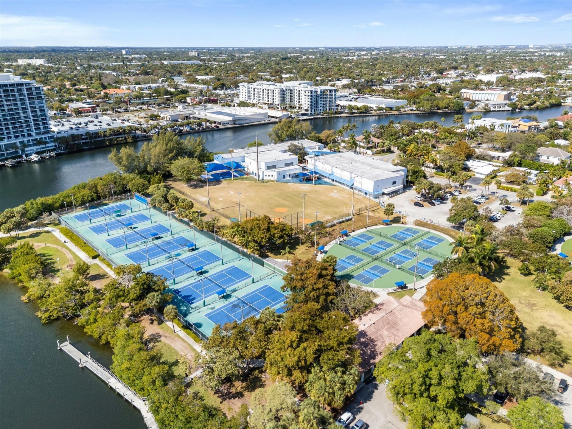 2555 NE 11th Street, Unit 606, Fort Lauderdale, FL 33304 Photo