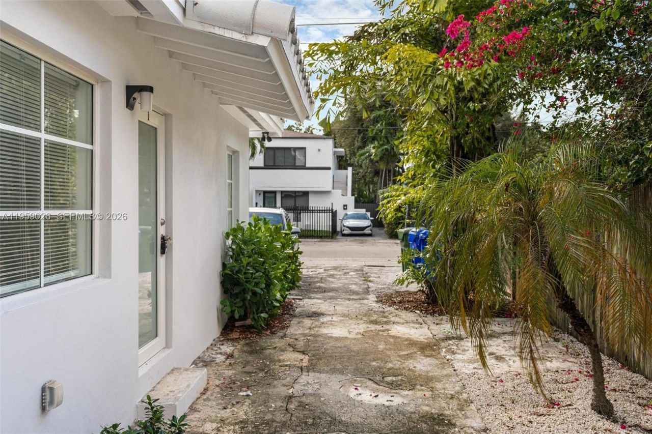 515 NE 67th St , Unit 2, Miami, FL 33138 Photo