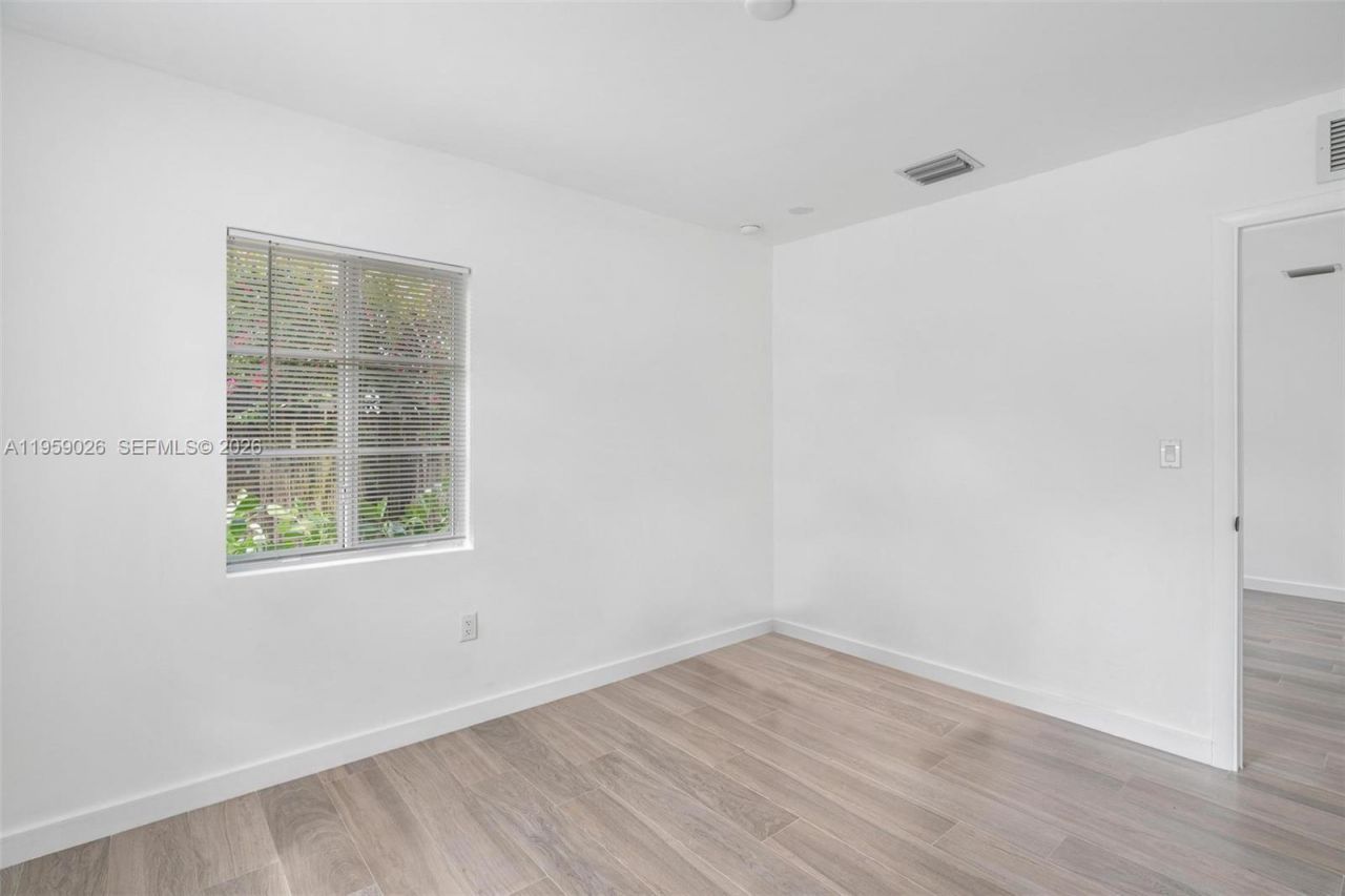 515 NE 67th St , Unit 2, Miami, FL 33138 Photo