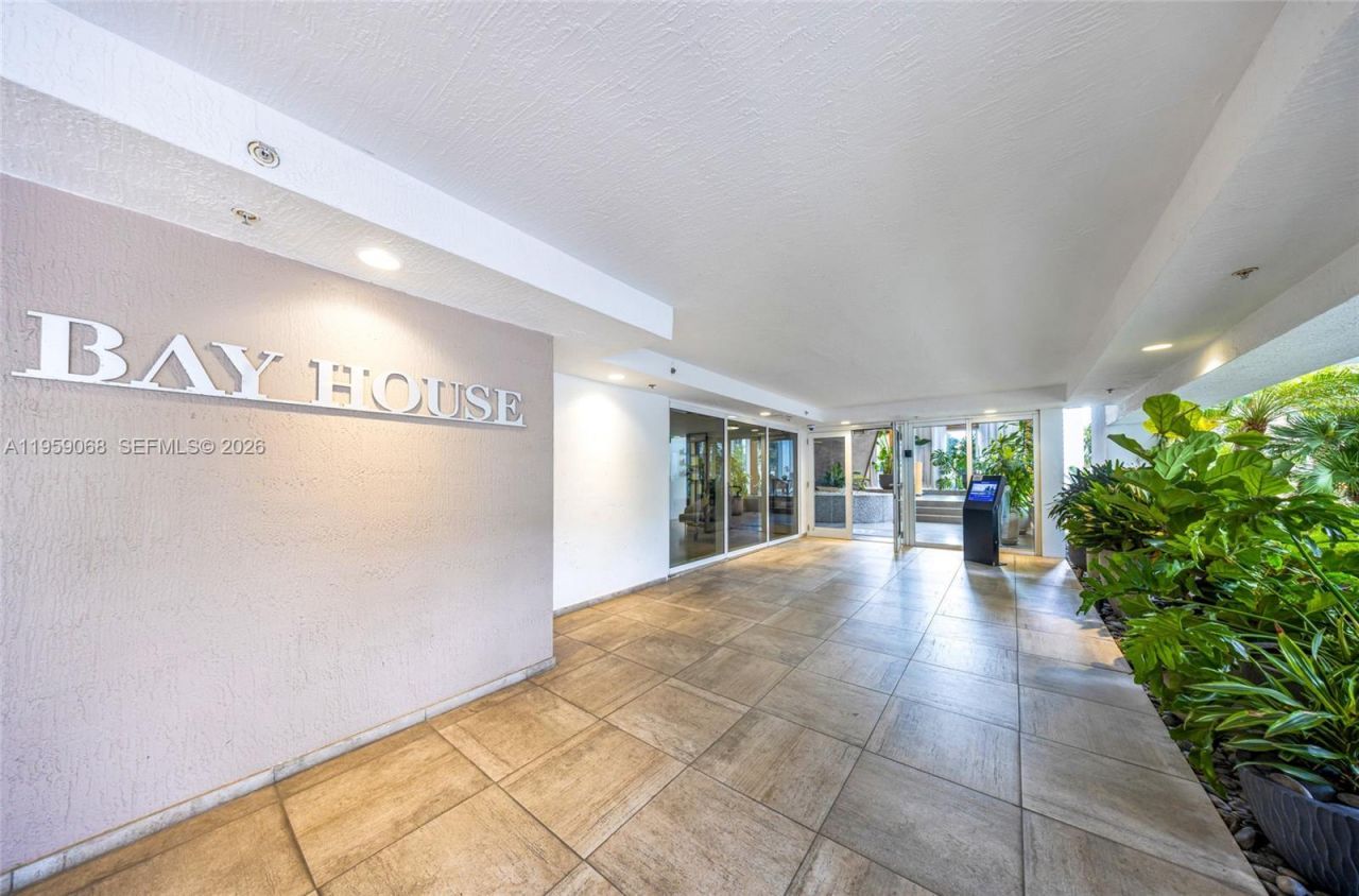 600 NE 27th St, Unit 1004, Miami, FL 33137 Photo