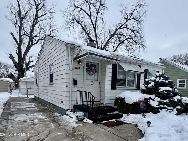 2919 Lutaway Drive, Toledo, OH 43614