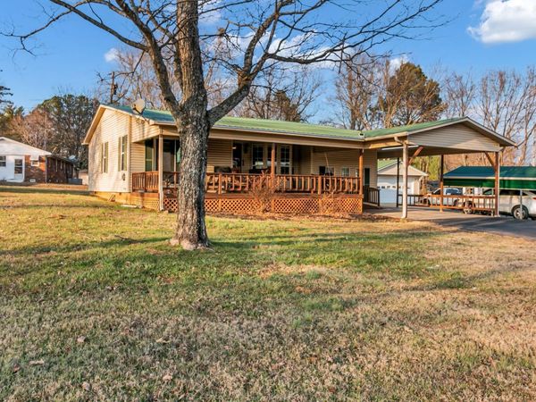2830 E Wood St, Paris, TN 38242