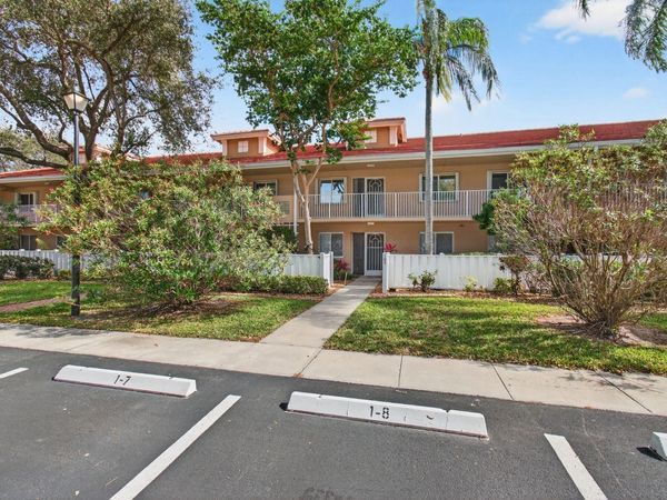 5876 Regal Glen Drive, Unit 203, Boynton Beach, FL 33437