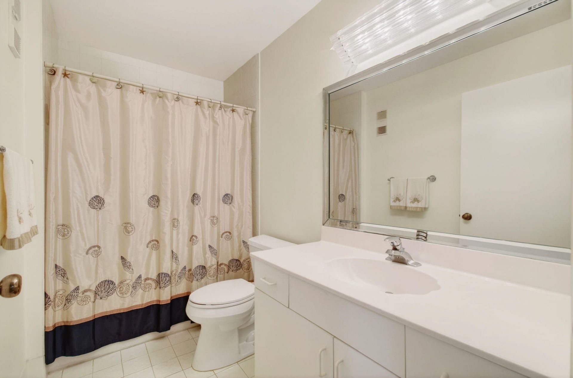 5876 Regal Glen Drive, Unit 203, Boynton Beach, FL 33437 Photo