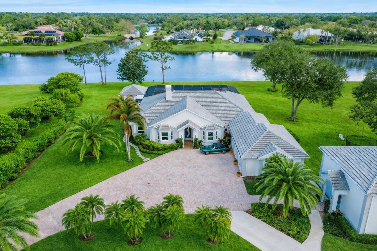 7833 Sabal Lake Drive, Port Saint Lucie, FL 34986 Photo