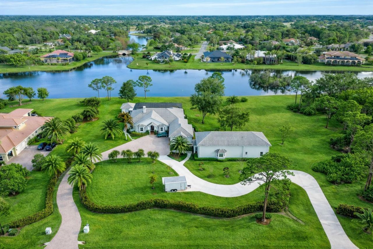 7833 Sabal Lake Drive, Port Saint Lucie, FL 34986 Photo
