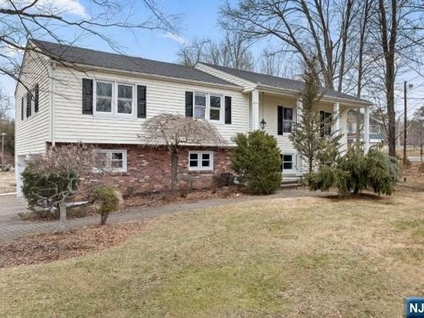 373 Saddle River Road, Upper Saddle River, NJ 07458