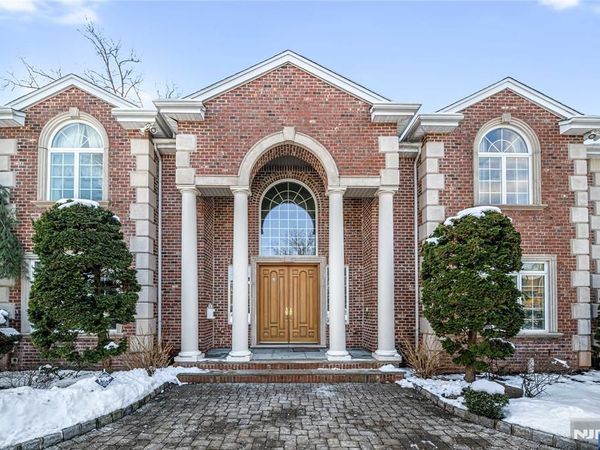 21 Priscilla Lane, Englewood Cliffs, NJ 07632