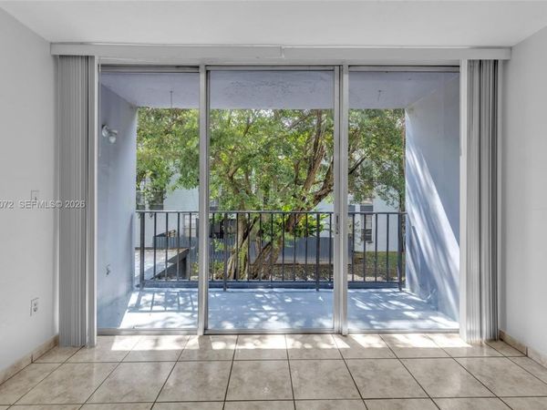 210 Fontainebleau Blvd, Unit 210, Miami, FL 33172