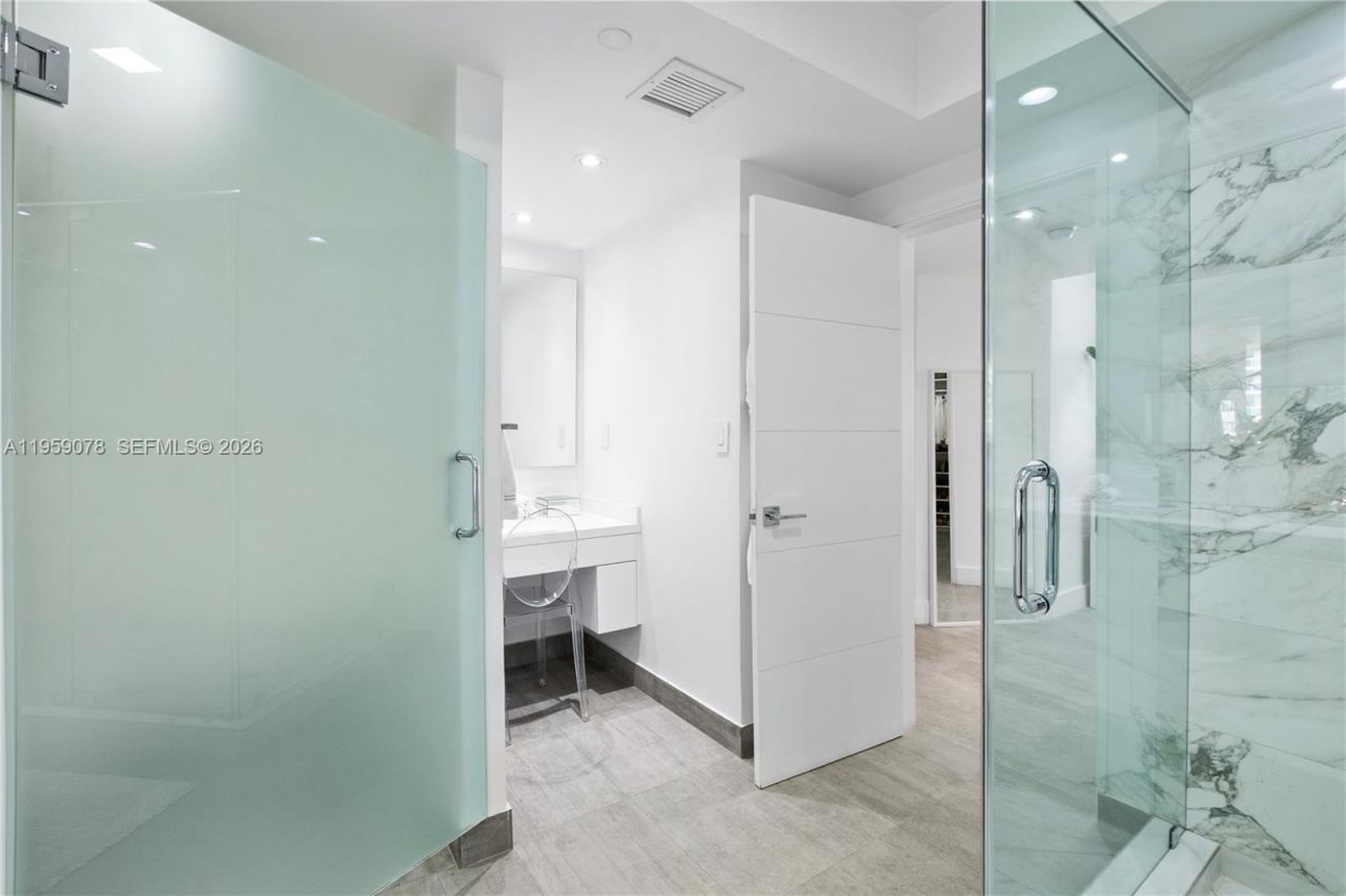 20281 E Country Club Dr, Unit 808, Aventura, FL 33180 Photo