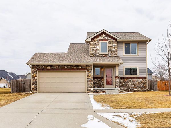 499 Meadow Brook Place, Huxley, IA 50124