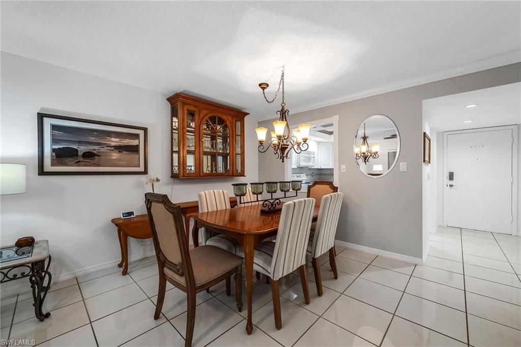 200 Valley Stream Dr, Unit 3B, Naples, FL 34113 Photo