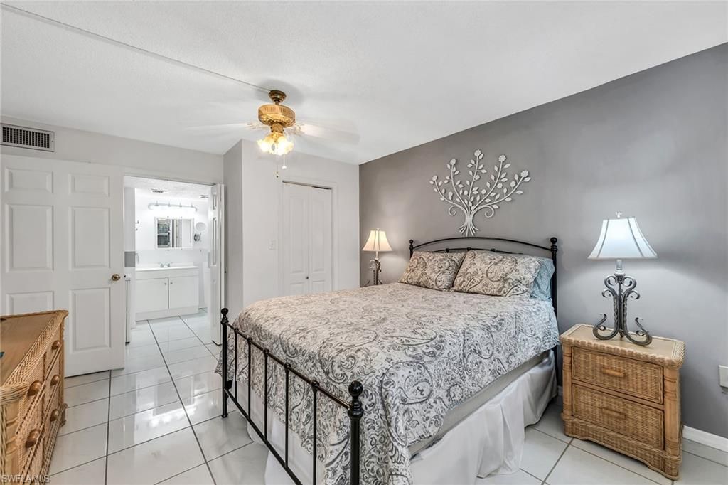 200 Valley Stream Dr, Unit 3B, Naples, FL 34113 Photo