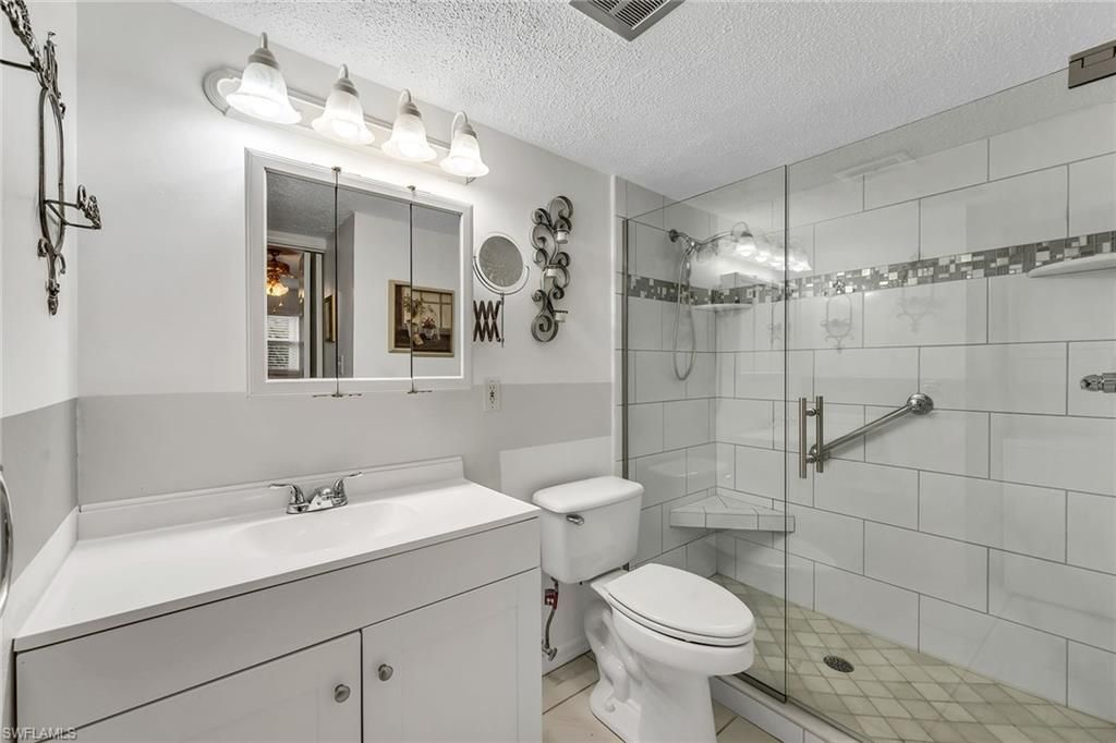 200 Valley Stream Dr, Unit 3B, Naples, FL 34113 Photo