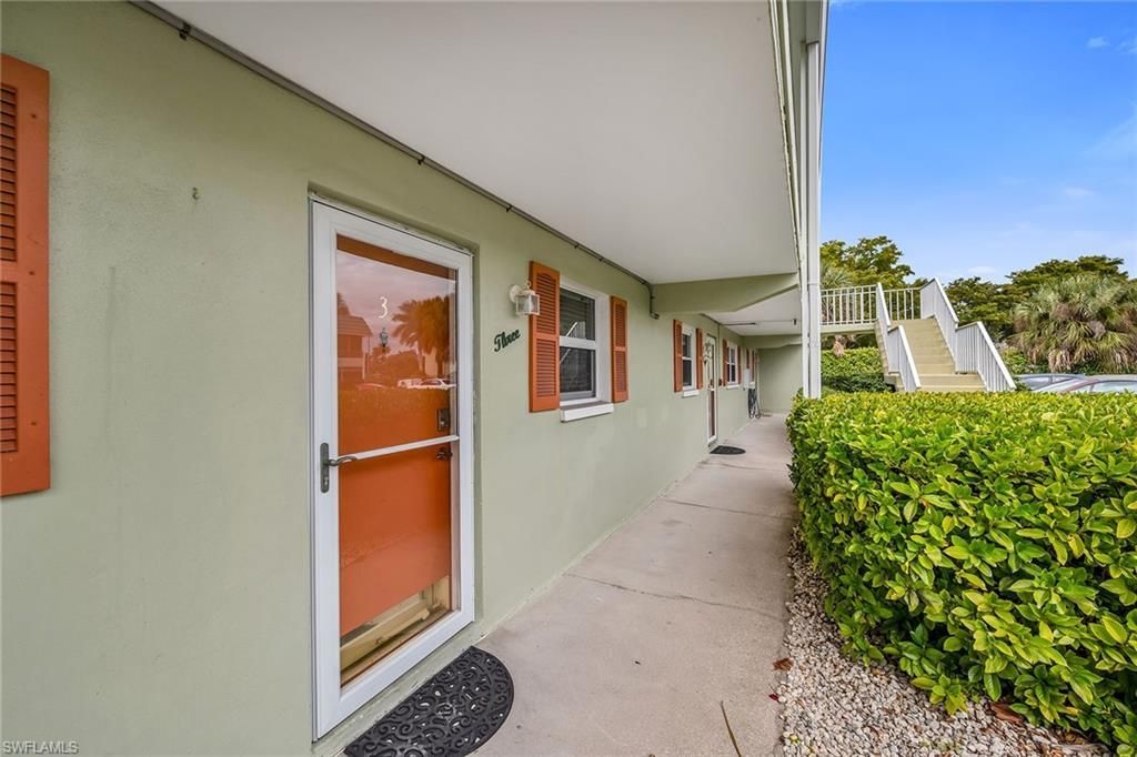 200 Valley Stream Dr, Unit 3B, Naples, FL 34113 Photo