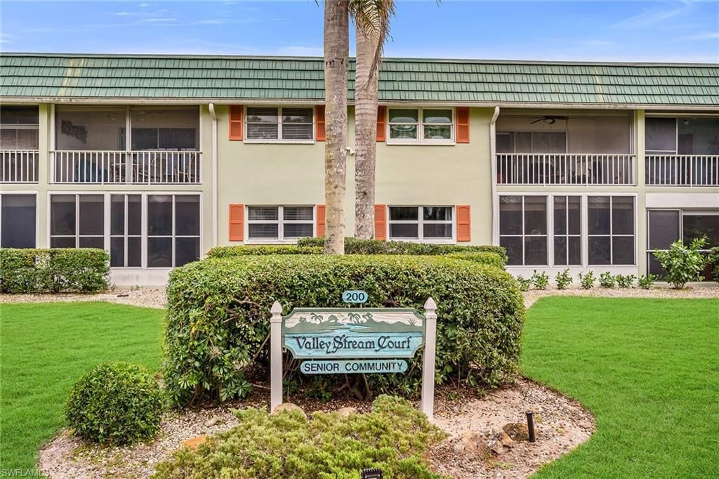 200 Valley Stream Dr, Unit 3B, Naples, FL 34113 Photo