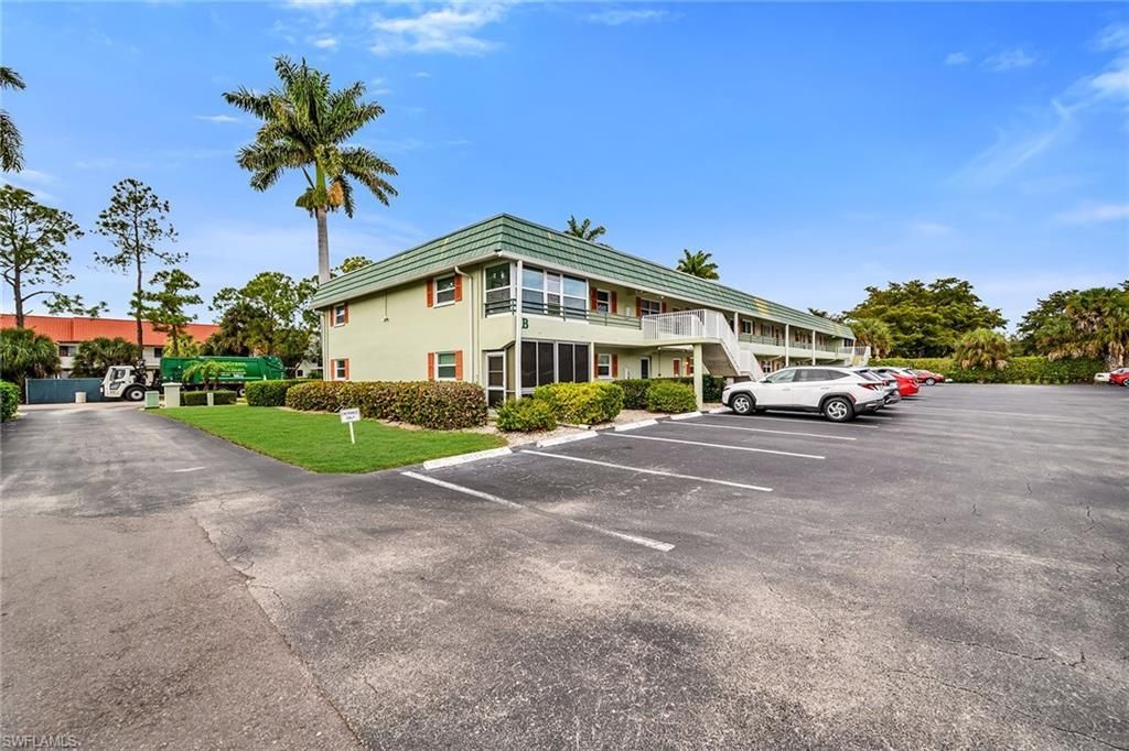 200 Valley Stream Dr, Unit 3B, Naples, FL 34113 Photo