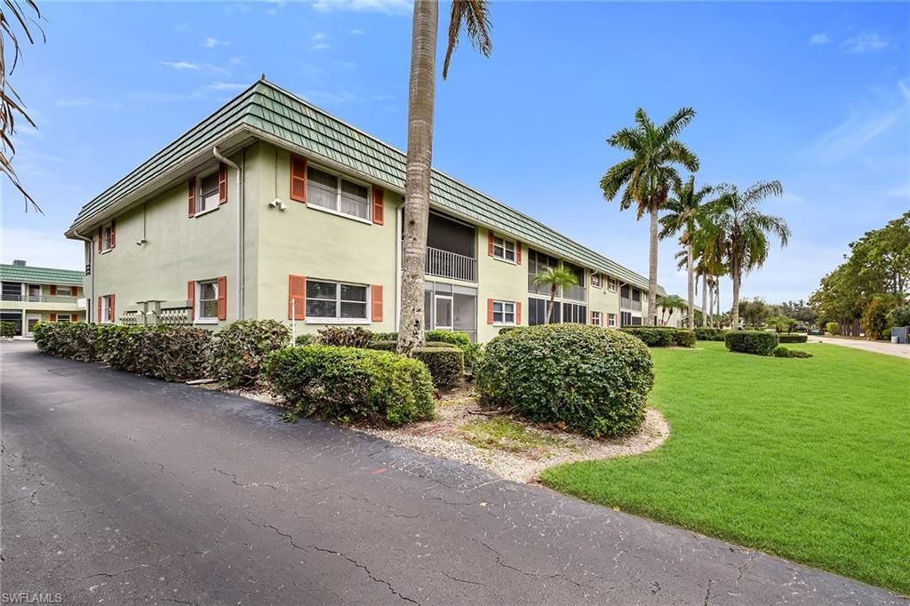 200 Valley Stream Dr, Unit 3B, Naples, FL 34113 Photo