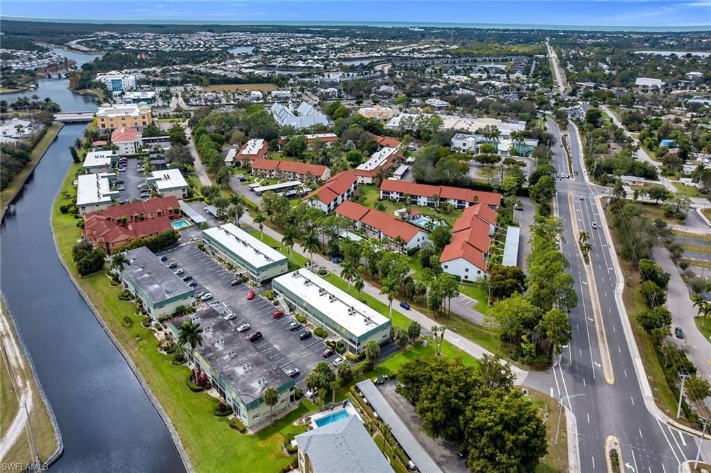 200 Valley Stream Dr, Unit 3B, Naples, FL 34113 Photo