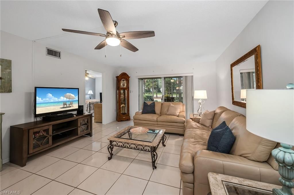 200 Valley Stream Dr, Unit 3B, Naples, FL 34113 Photo