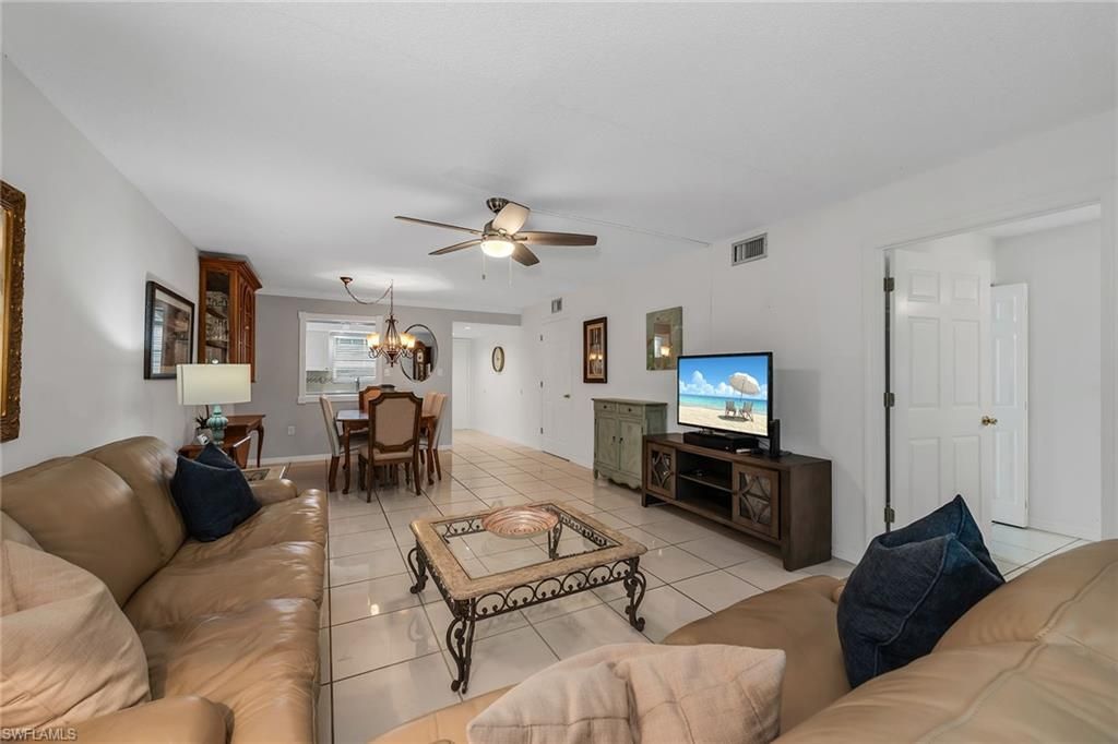 200 Valley Stream Dr, Unit 3B, Naples, FL 34113 Photo