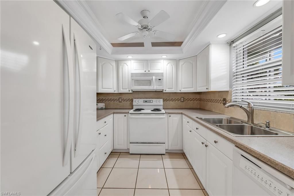 200 Valley Stream Dr, Unit 3B, Naples, FL 34113 Photo