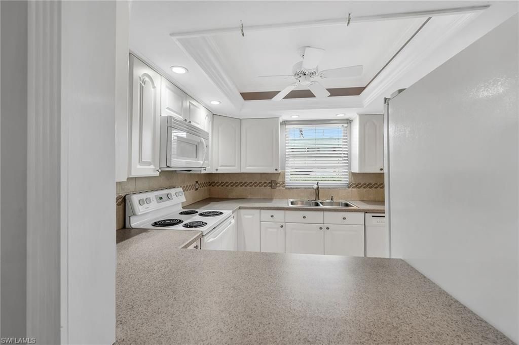 200 Valley Stream Dr, Unit 3B, Naples, FL 34113 Photo