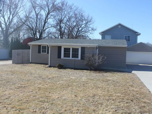 904 Park Avenue, Panarama Park, IA 52722