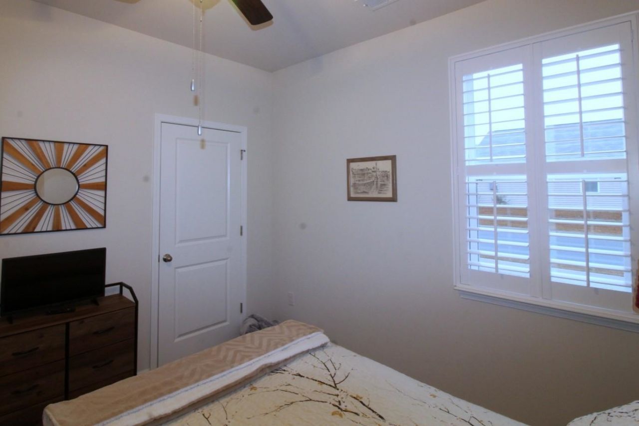 1061 Sennema Circle Photo 17