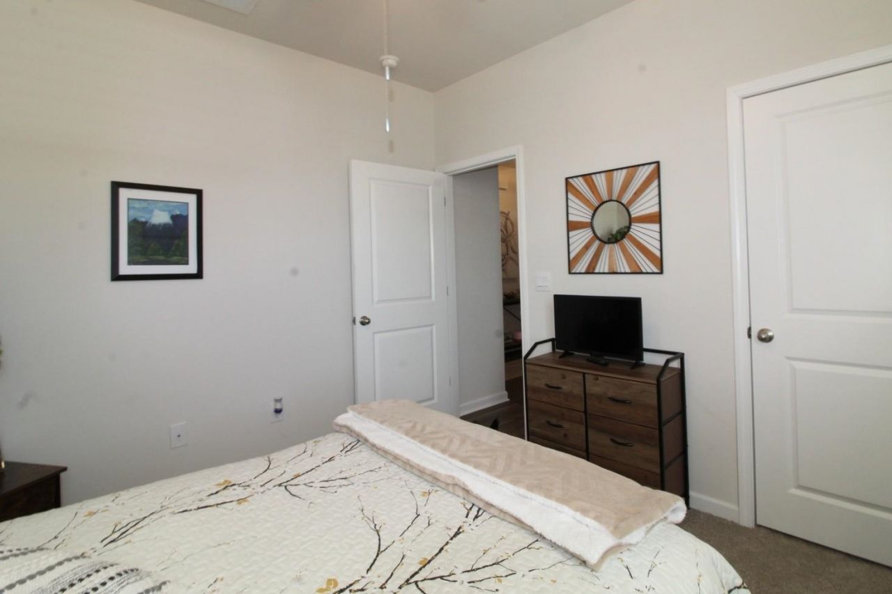 1061 Sennema Circle Photo 18