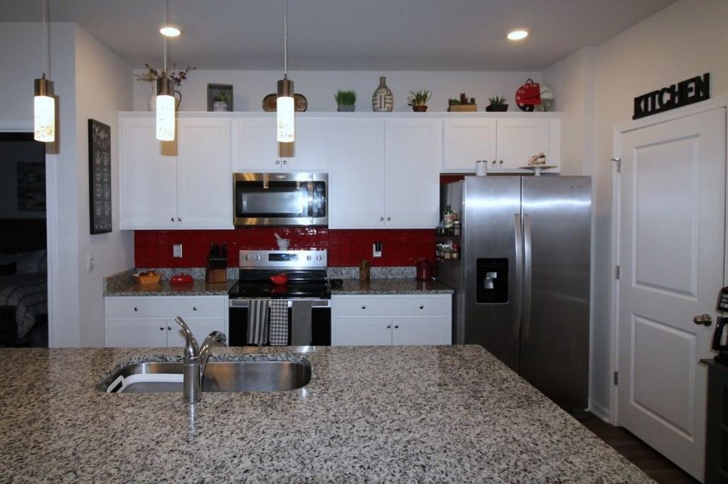 1061 Sennema Circle Photo 6