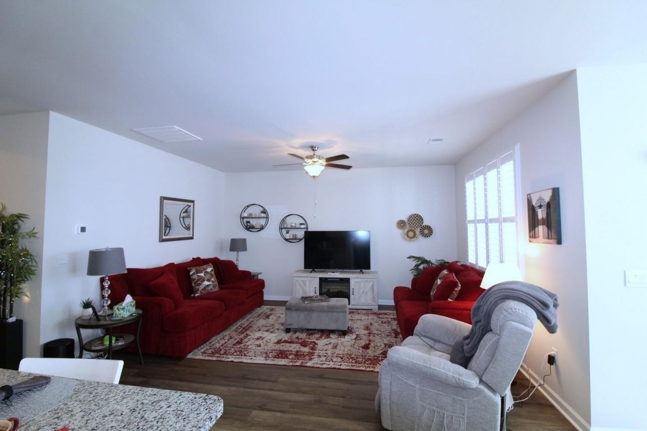 1061 Sennema Circle Photo 8