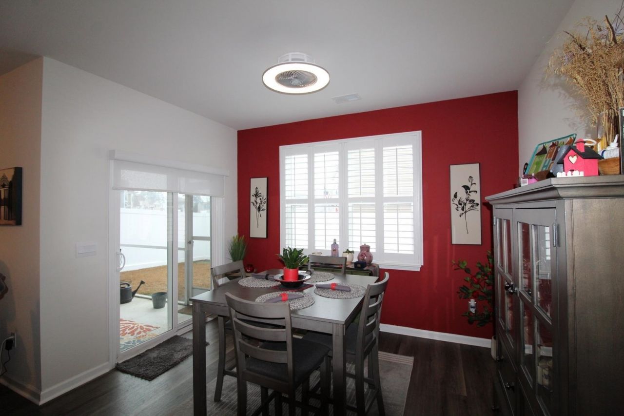 1061 Sennema Circle Photo 9