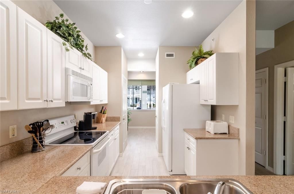 7920 Mahogany Run Ln, Unit 1011, Naples, FL 34113 Photo