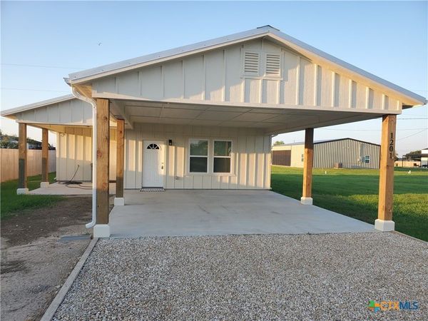 1201 W HOUSTON Avenue, Seadrift, TX 77983