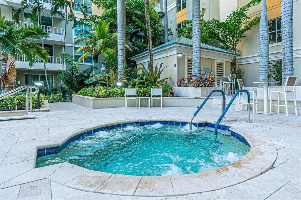 100 NE 6th Street, Unit 605, Boynton Beach, FL 33435 Photo