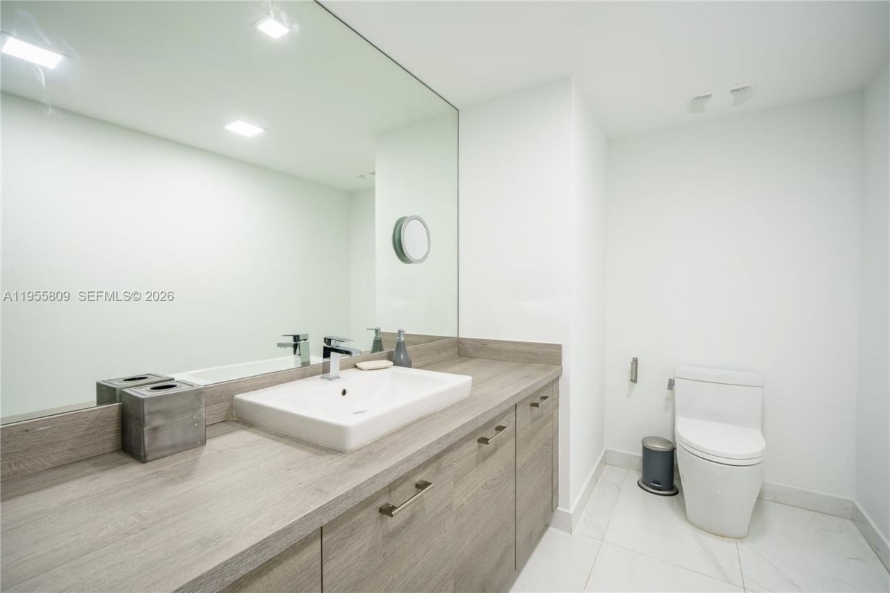 400 Sunny Isles Blvd , Unit 1704, Sunny Isles Beach, FL 33160 Photo