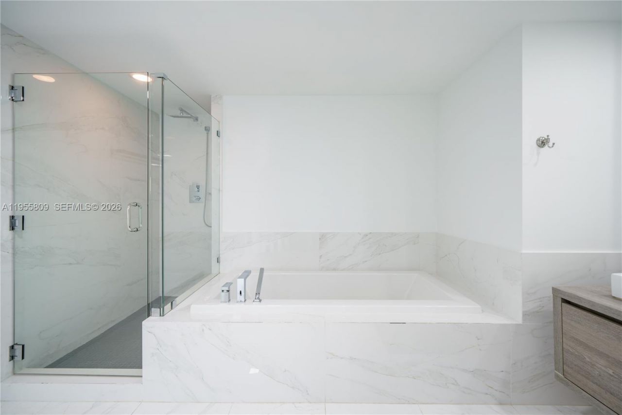 400 Sunny Isles Blvd , Unit 1704, Sunny Isles Beach, FL 33160 Photo