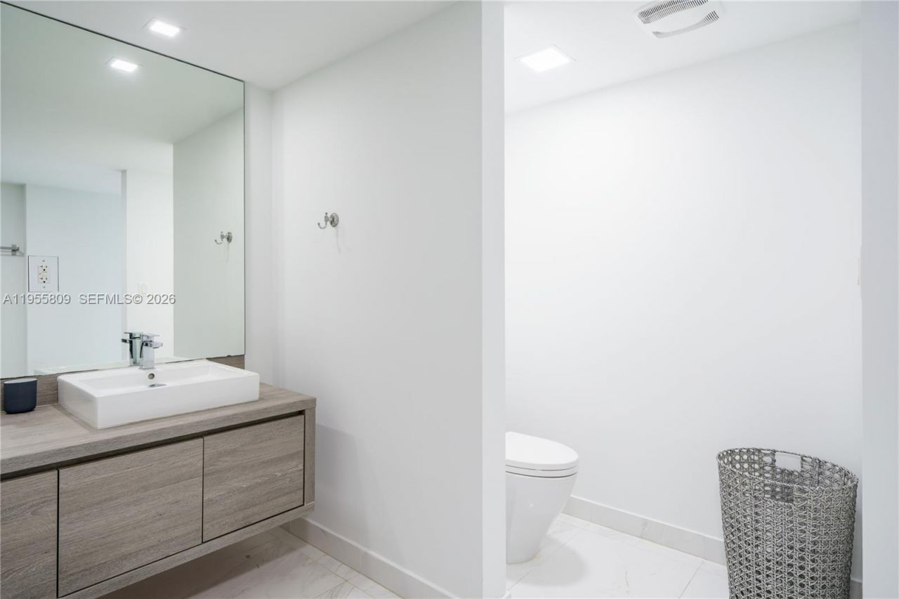 400 Sunny Isles Blvd , Unit 1704, Sunny Isles Beach, FL 33160 Photo