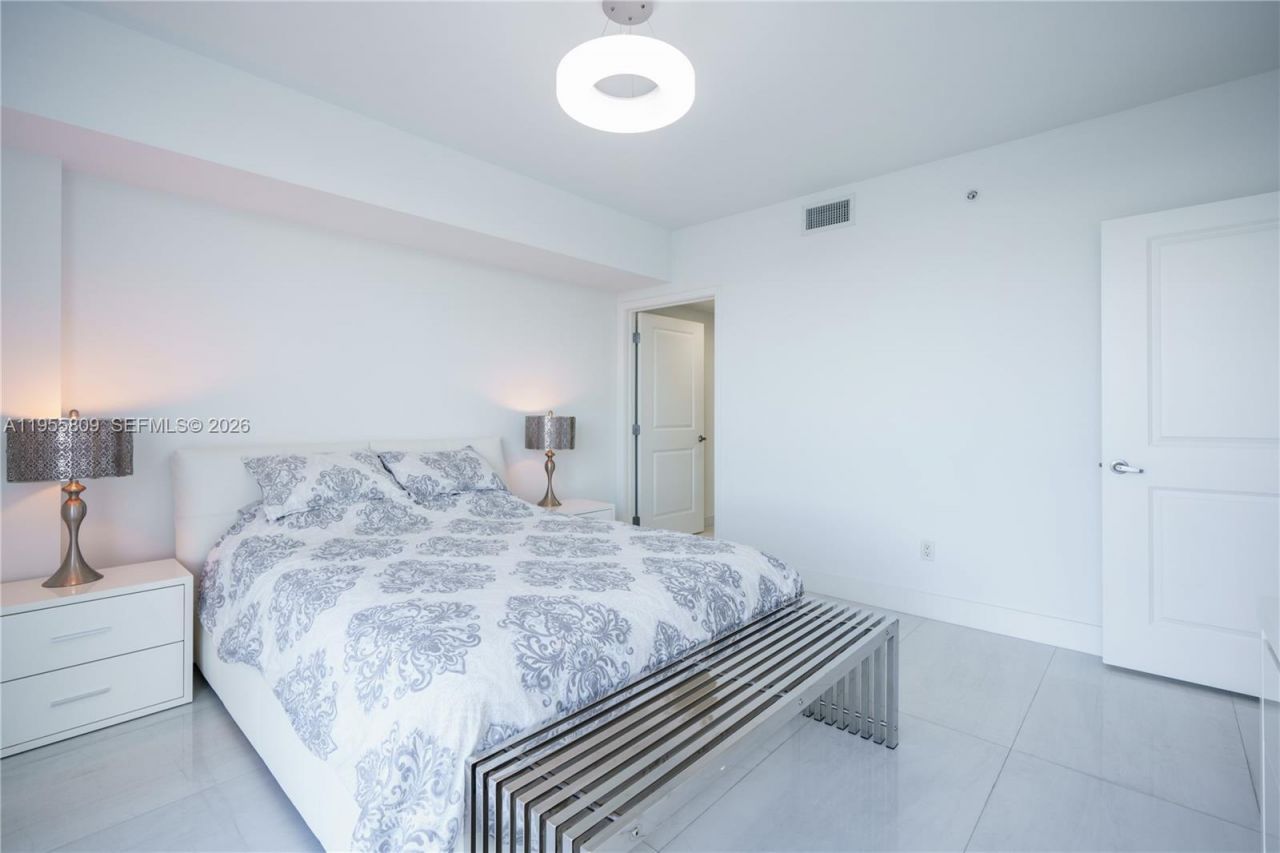 400 Sunny Isles Blvd , Unit 1704, Sunny Isles Beach, FL 33160 Photo