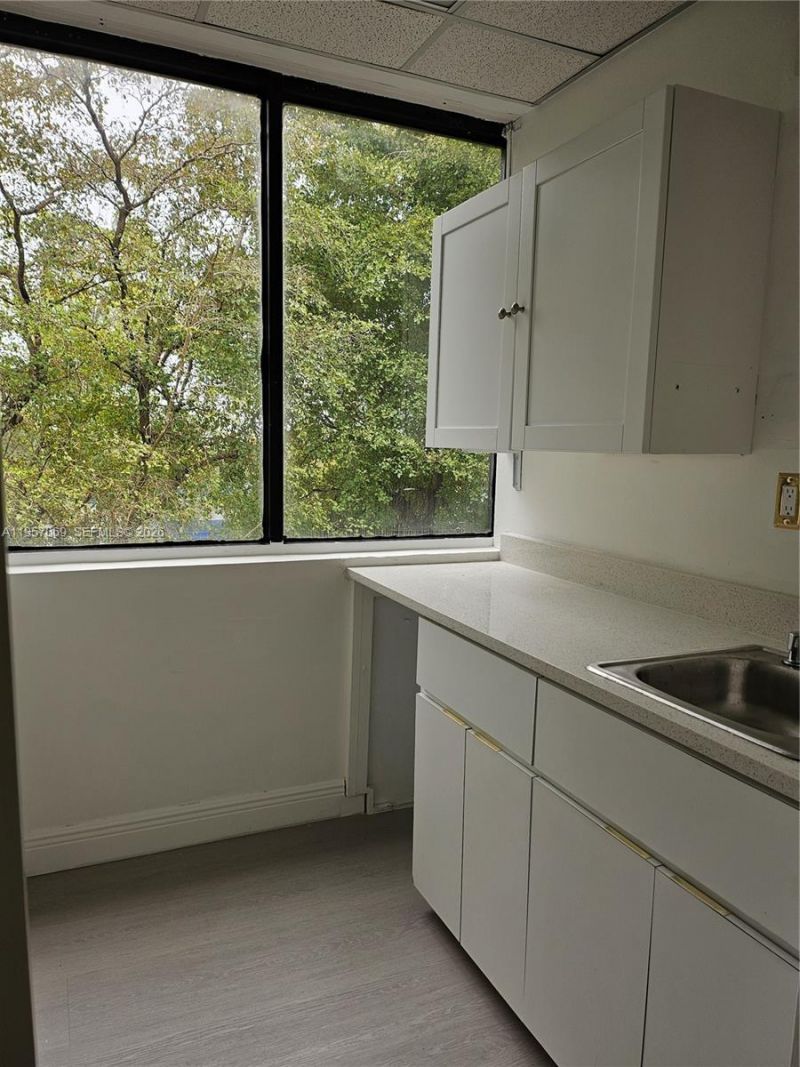 3850 SW 87th Ave , Unit 305, Miami, FL 33165 Photo