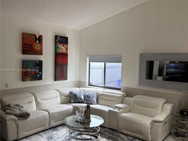 11021 SW 13th St , Pembroke Pines, FL 33025