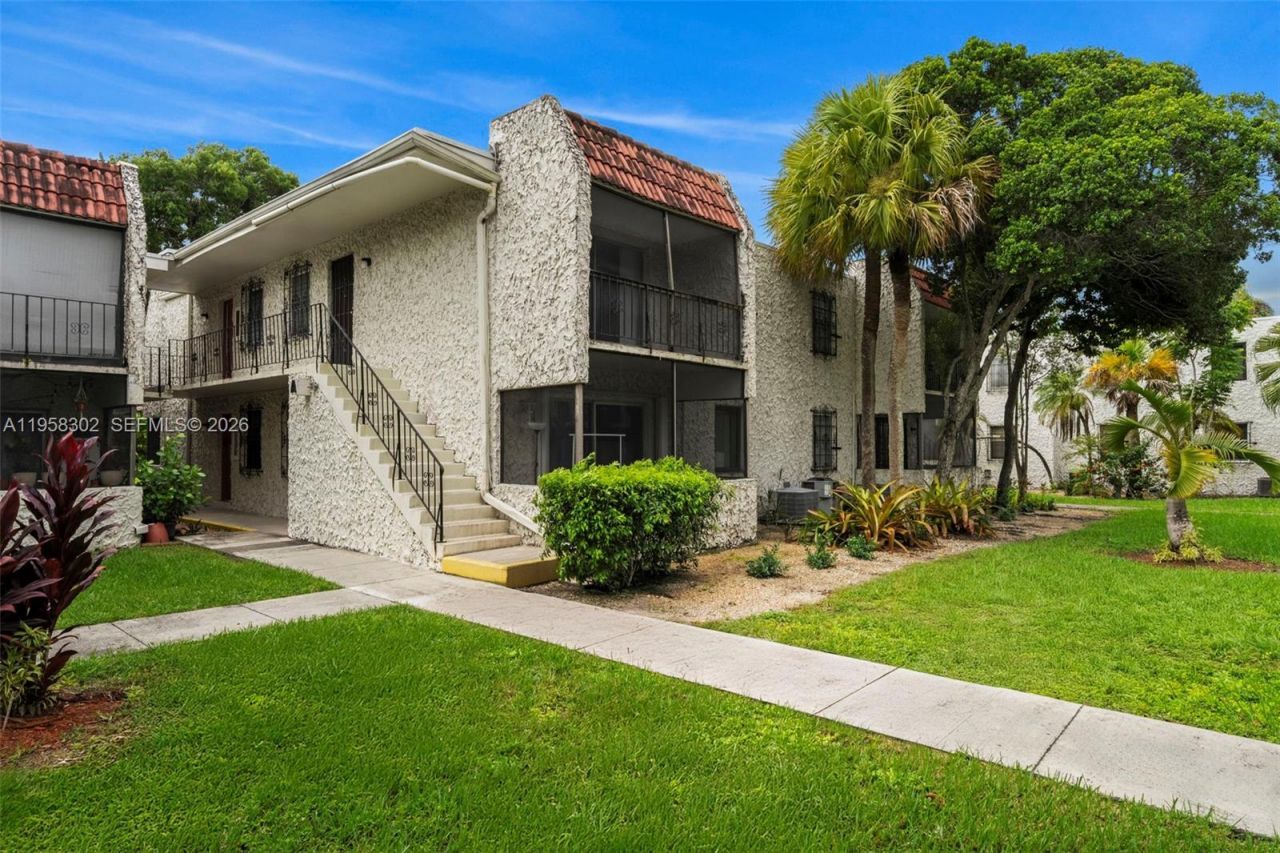 8701 SW 141st St, Unit A7, Palmetto Bay, FL 33176 Photo