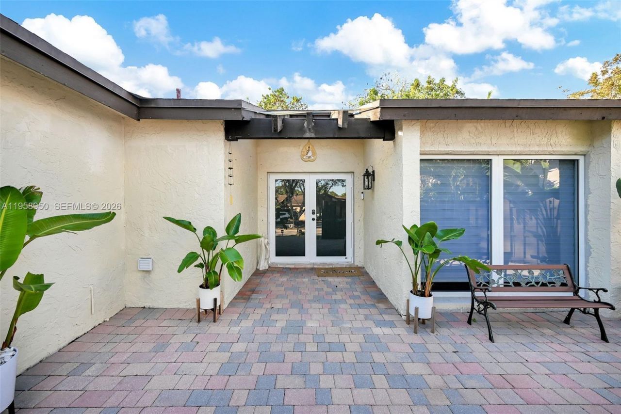 13416 SW 108th St Cir N, Miami, FL 33186 Photo