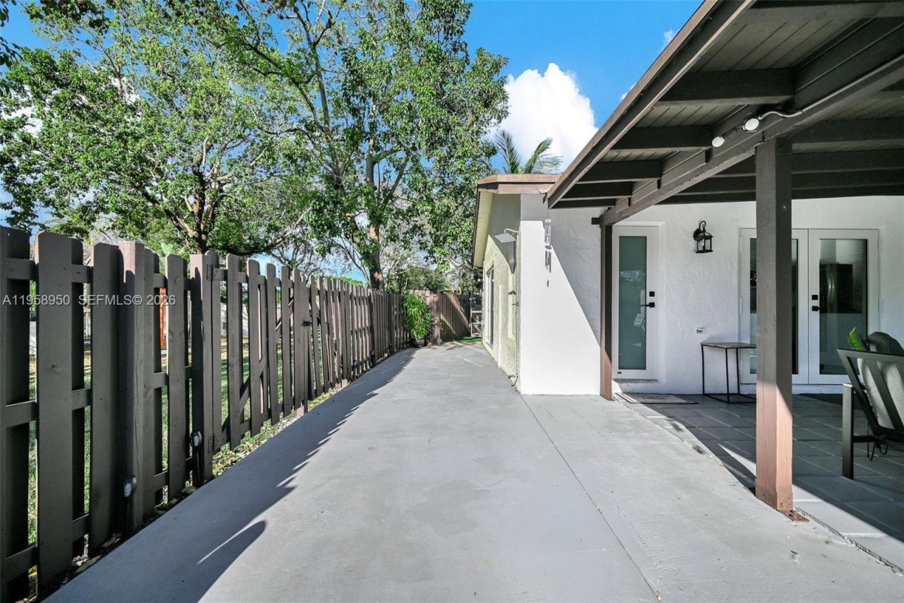 13416 SW 108th St Cir N, Miami, FL 33186 Photo