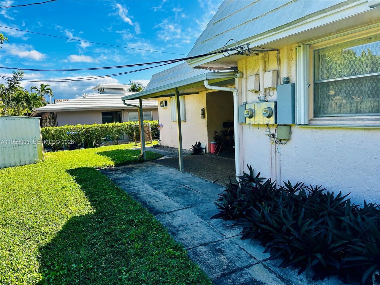 2601 NE 32nd St, Unit 2, Fort Lauderdale, FL 33306 Photo