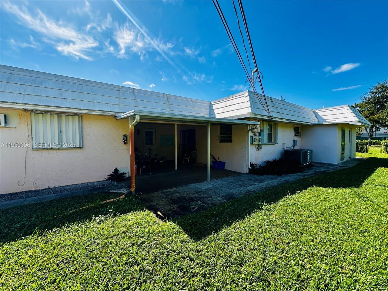 2601 NE 32nd St, Unit 2, Fort Lauderdale, FL 33306 Photo